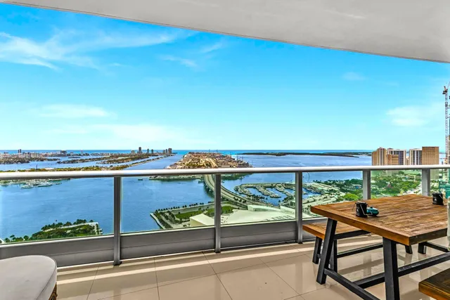 1-bedroom home at 900 Biscayne Boulevard #4703, Miami