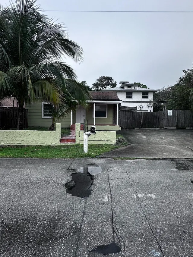 3-bedroom home at 130 NE 4th Avenue, Boynton Beach
