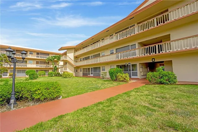 2-bedroom home at 5300 Washington Street #108d, Hollywood