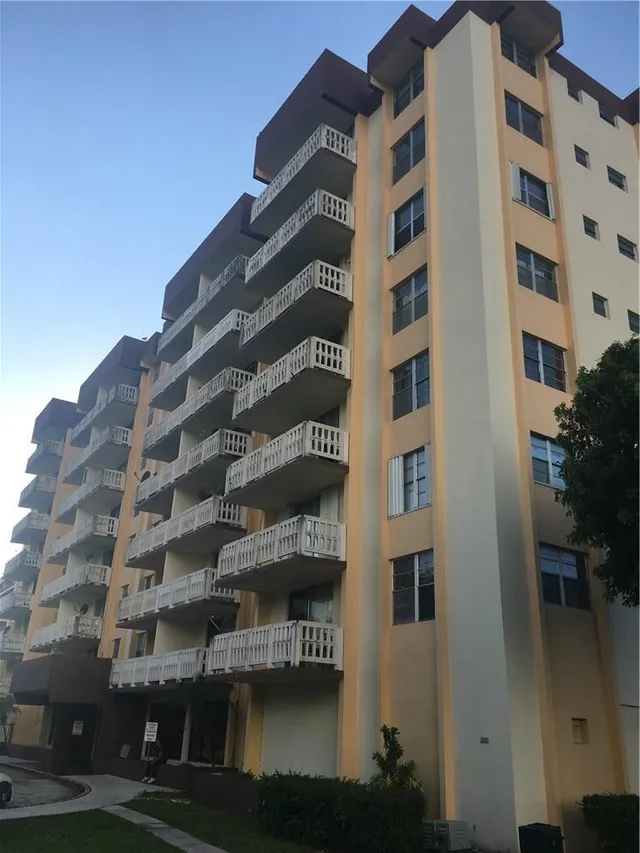 1-bedroom home at 15600 NW 7th Avenue #421, Miami
