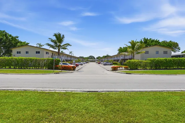 2-bedroom home at 7505 NW 5th Place #203, Margate