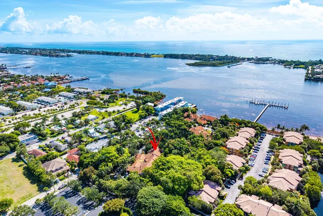 2-bedroom home at 16 Via Lago, Boynton Beach