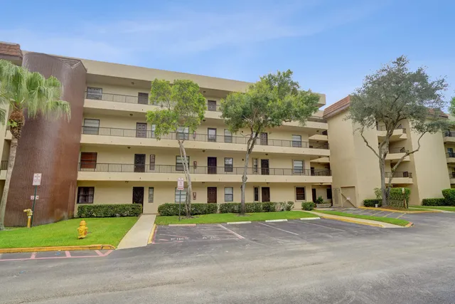 2-bedroom home at 10451 W Broward Boulevard #205, Plantation