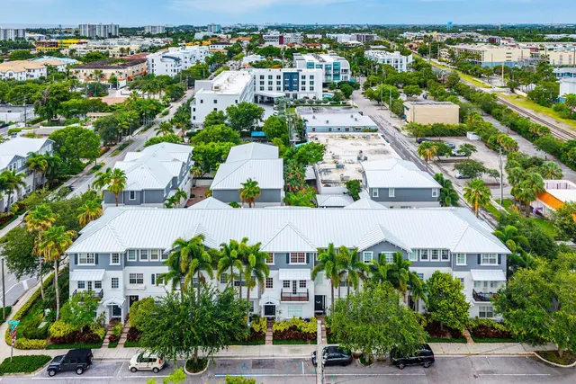 3-bedroom home at 290 NE 5th Avenue #9, Delray Beach
