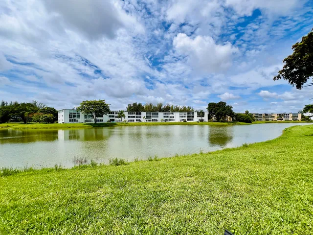 1-bedroom home at 107 Wellington D, West Palm Beach