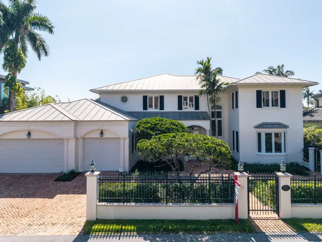 4-bedroom home at 704 Isle Of Palms Drive, Fort Lauderdale