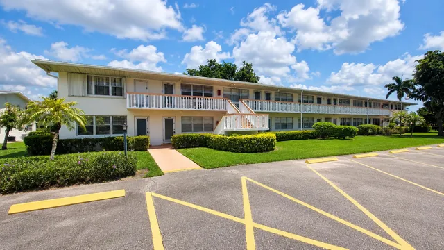 1-bedroom home at 338 Camden O, West Palm Beach