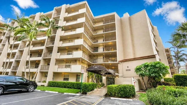 2-bedroom home at 3930 Inverrary Boulevard #303, Lauderhill