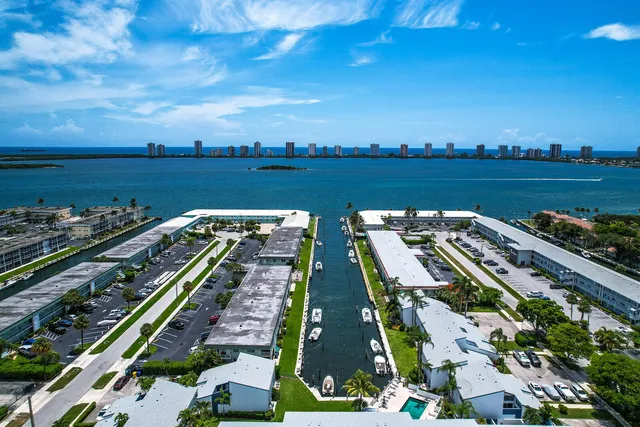 2-bedroom home at 129 Lehane Terrace #133, North Palm Beach