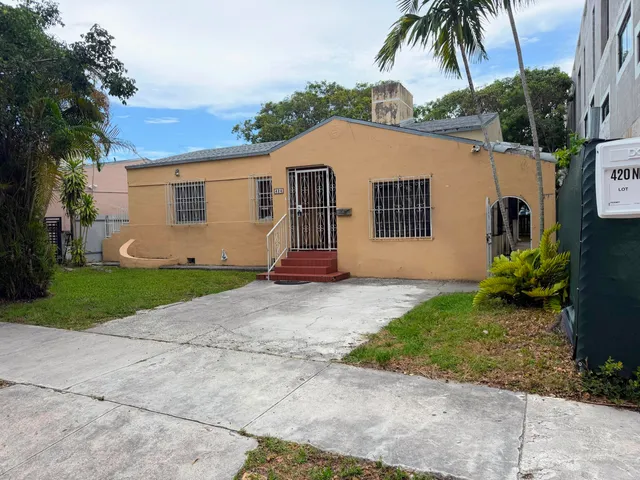 4-bedroom home at 424 NE 72nd Street, Miami