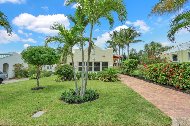 2-bedroom home at 842 Selkirk Street, West Palm Beach