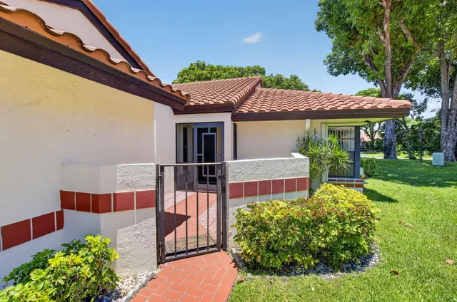 2-bedroom home at 10546 Beach Palm Court #B, Boynton Beach