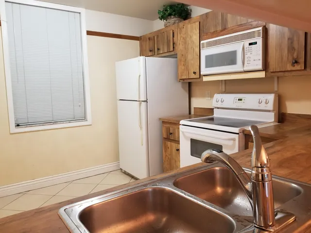 2-bedroom home at 7500 NW 1st Court #102-3, Plantation