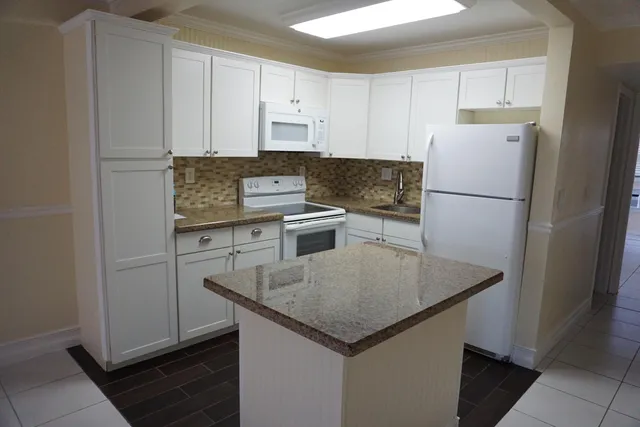 1-bedroom rental at 34 Andover B, West Palm Beach