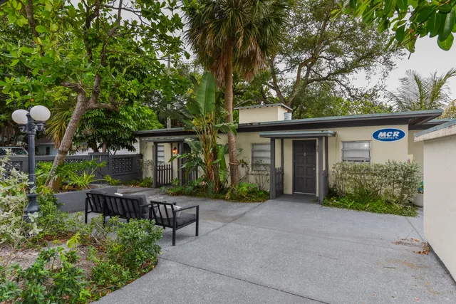 1-bedroom rental at 131 S Federal Highway #1, Lake Worth Beach