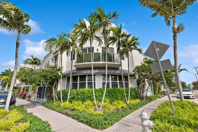 2-bedroom rental at 111 SE 2nd Street #201, Delray Beach