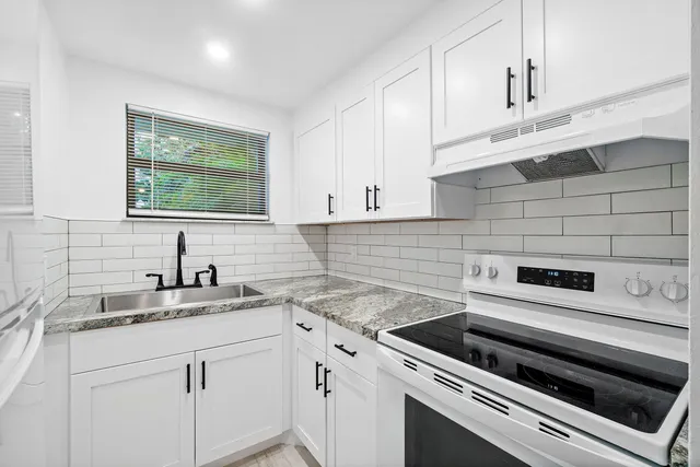 1-bedroom rental at 626 N Federal Highway #Unit 3, Lake Worth Beach