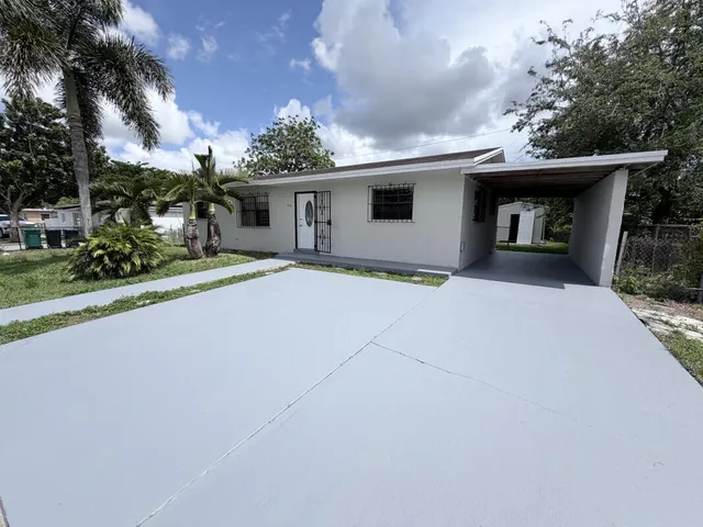 3-bedroom rental at 639 SW 3rd Terrace, Homestead