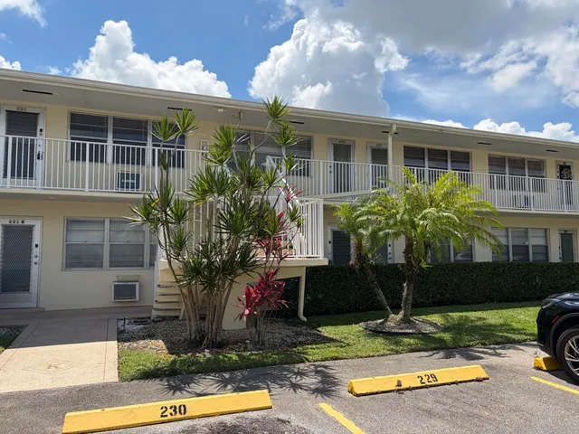 1-bedroom rental at 220 Berkshire K #220, West Palm Beach