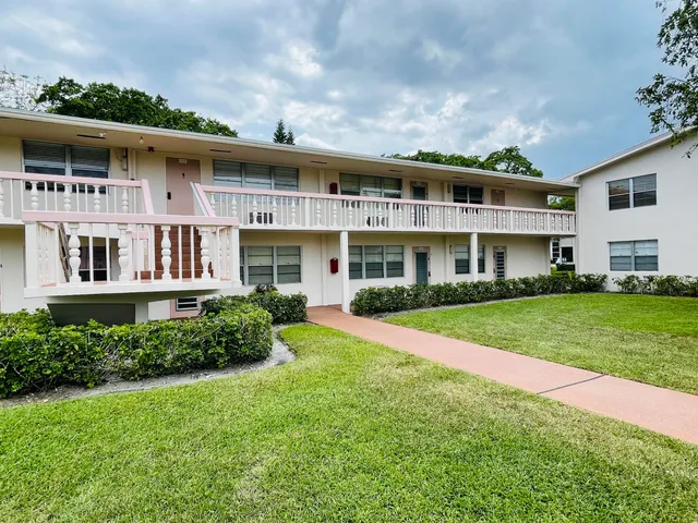 2-bedroom rental at 333 Farnham P, Deerfield Beach