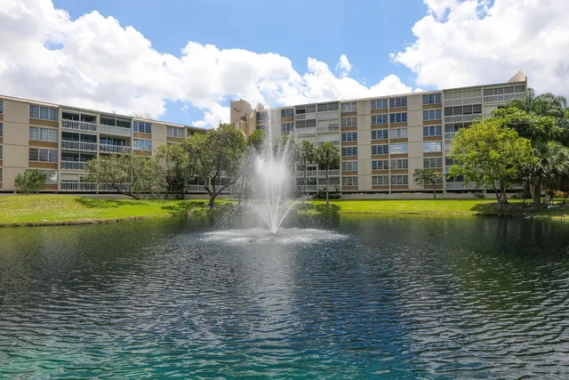1-bedroom rental at 7081 Environ Boulevard #143, Lauderhill