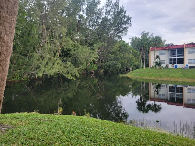 1-bedroom rental at 356 Lake Dora Drive, West Palm Beach