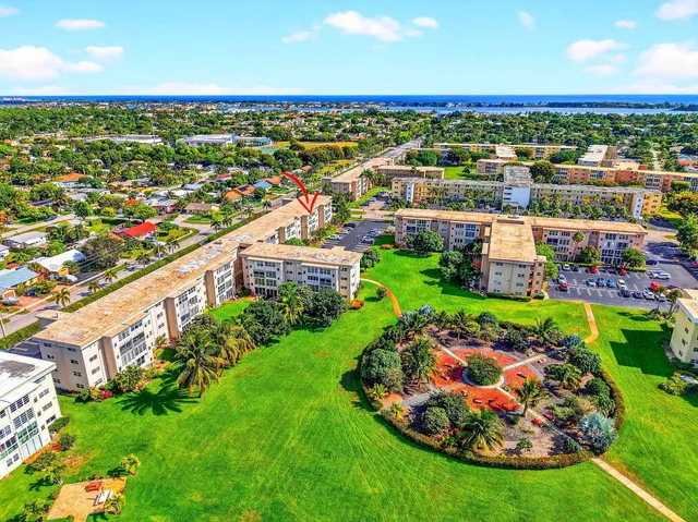 2-bedroom rental at 230 NE 26th Avenue #302, Boynton Beach