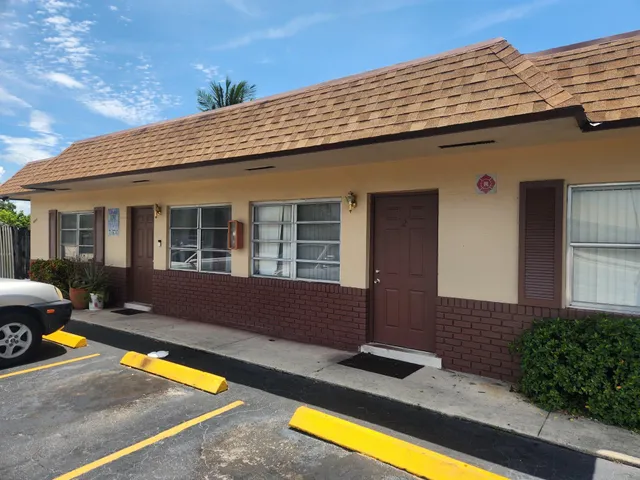2-bedroom rental at 4001 NW 31st Avenue #4, Lauderdale Lakes