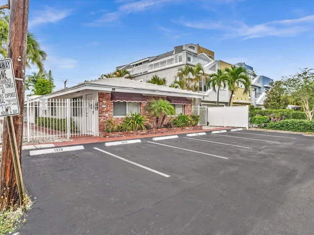 1-bedroom rental at 1219 NE 14th Avenue #1-5, Fort Lauderdale