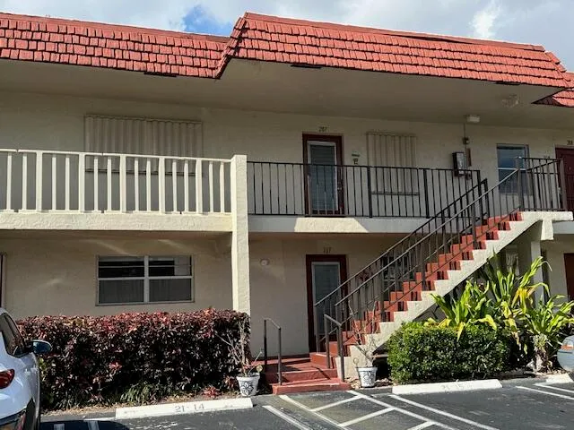 2-bedroom rental at 21 Abbey Lane #107, Delray Beach