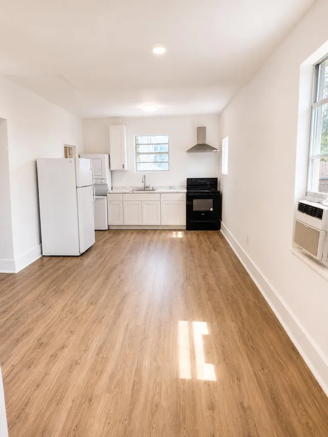 3-bedroom rental at 528 SW 3rd Street, Miami