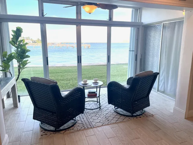 2-bedroom rental at 410 Wilma Circle #103, Riviera Beach