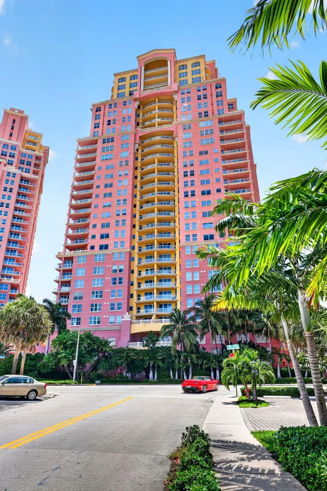 2-bedroom rental at 2100 N Ocean Boulevard #8b, Fort Lauderdale