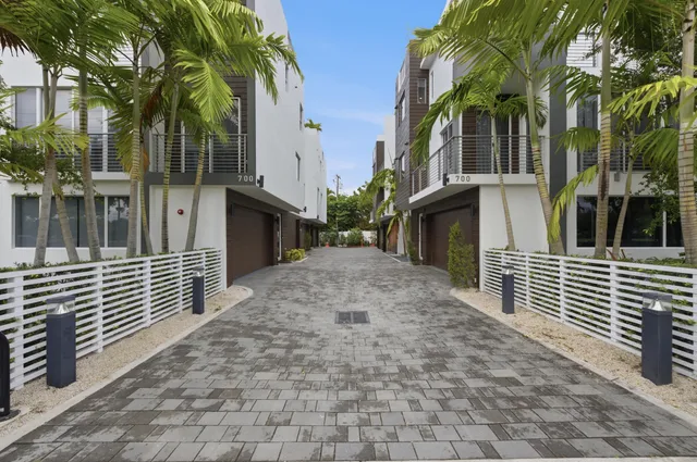 3-bedroom rental at 714 NE 14th Avenue #102, Fort Lauderdale