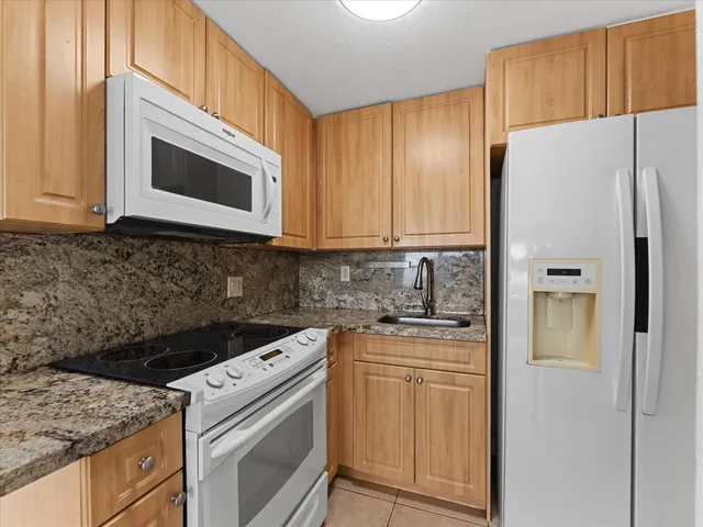2-bedroom rental at 241 SE 9th Avenue #104, Pompano Beach