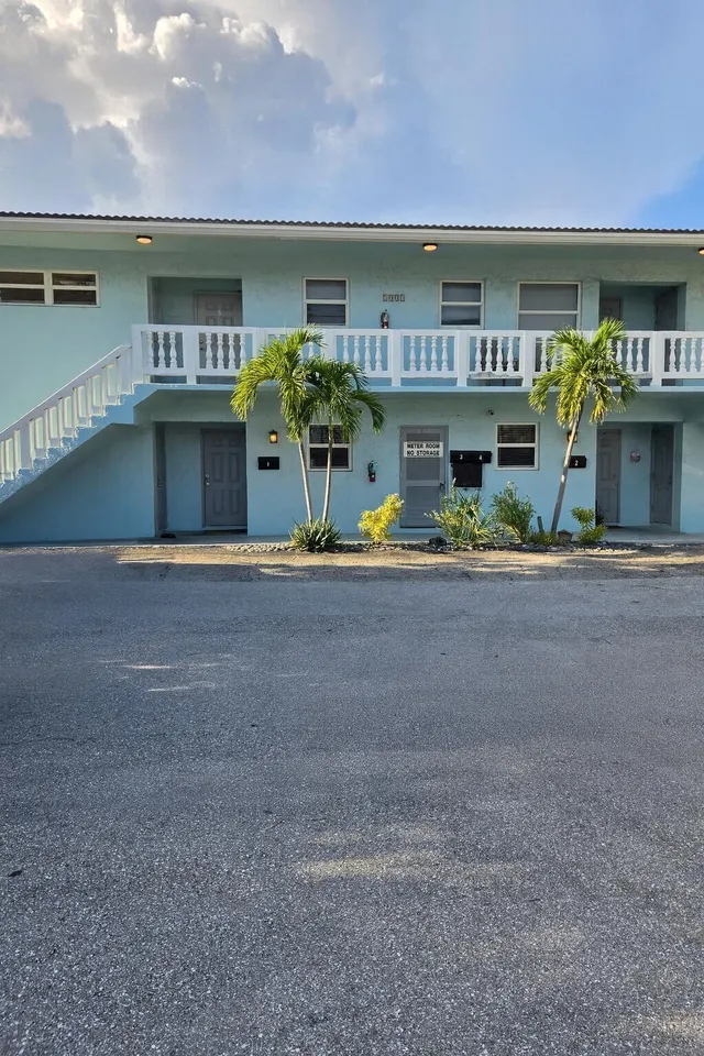 2-bedroom rental at 1001 SE 3rd Street #3, Deerfield Beach