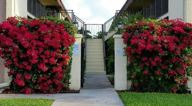 2-bedroom rental at 120 N M Street #L, Lake Worth Beach
