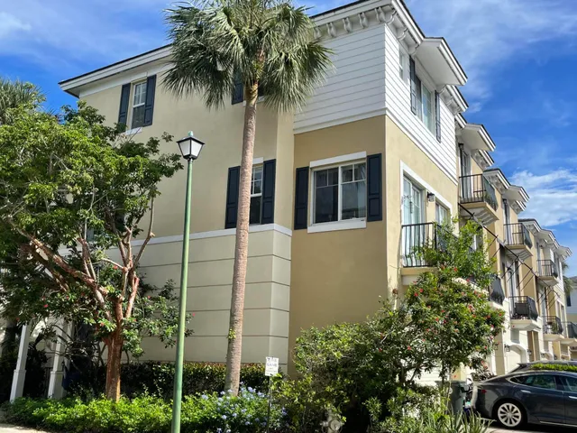 3-bedroom rental at 552 NW 39th Circle N, Boca Raton