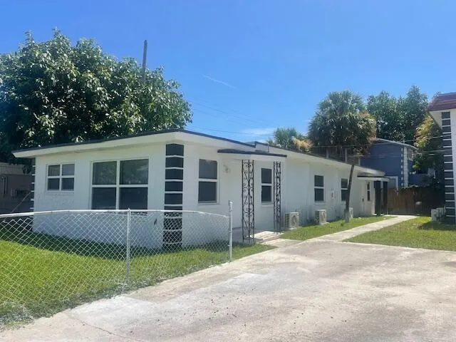 2-bedroom rental at 304 N Tamarind Avenue, West Palm Beach
