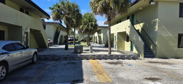 2-bedroom rental at 2250 NW 183rd Street, Miami Gardens