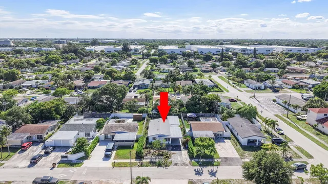 5-bedroom rental at 481 NW 2nd Terrace, Deerfield Beach