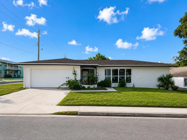 4-bedroom rental at 735 20th Street, West Palm Beach