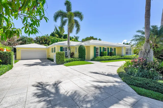 4-bedroom rental at 241 Via Linda, Palm Beach