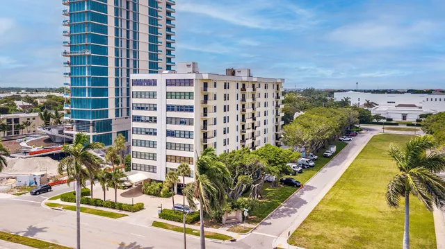 2-bedroom rental at 1501 S Flagler Drive #5g, West Palm Beach