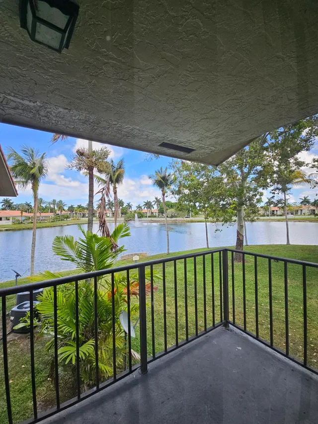 2-bedroom rental at 1660 Windorah Way #H, West Palm Beach