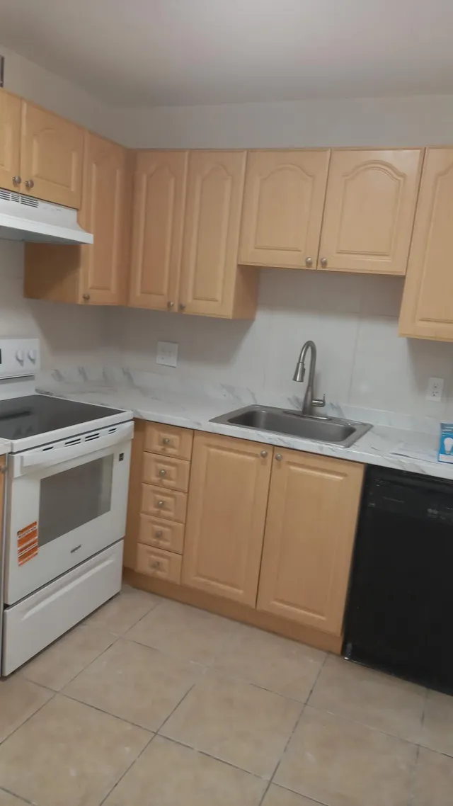 2-bedroom rental at 4165 SW 67th Avenue #208b, Davie
