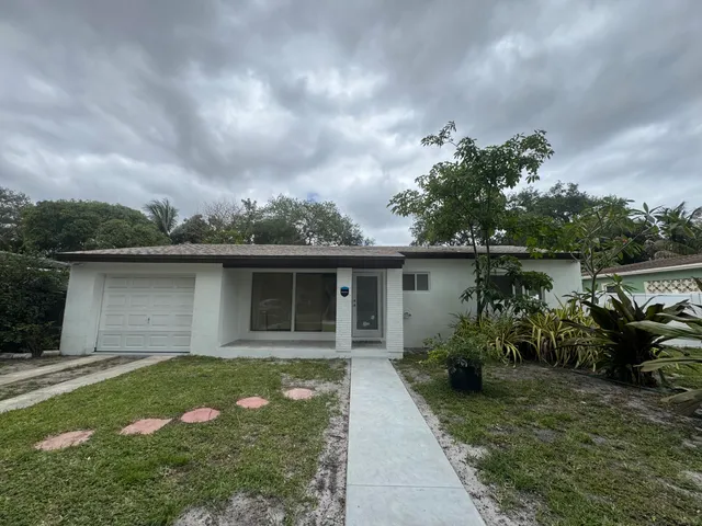 3-bedroom rental at 725 NE 160th Terrace, Miami