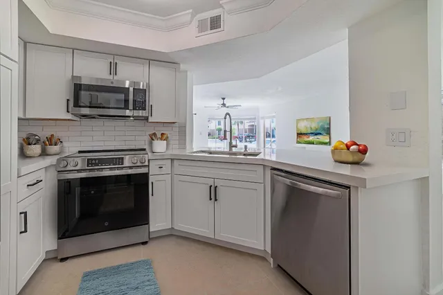 2-bedroom rental at 815 W Boynton Beach Boulevard #12-106, Boynton Beach