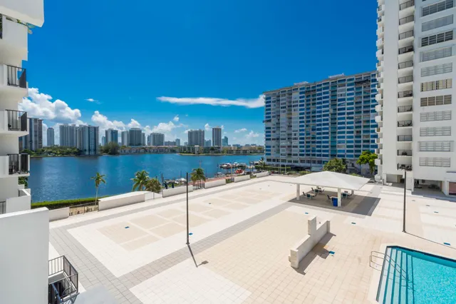 2-bedroom rental at 2780 NE 183rd Street #504, Aventura