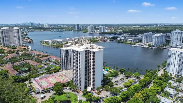 2-bedroom rental at 18181 NE 31st Court #1807, Aventura